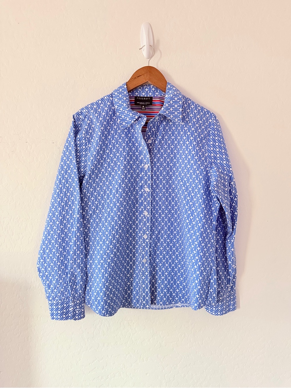 Foxcroft Wrinkle Free Womenโs Button Up Blue Patterned Dress Shirt Size 12